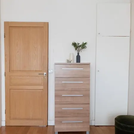 別荘 Paris-maison-appartement-7 Chambres Metro Jourdain パリ