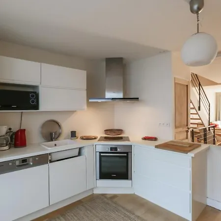 Paris-maison-appartement-7 Chambres Metro Jourdain